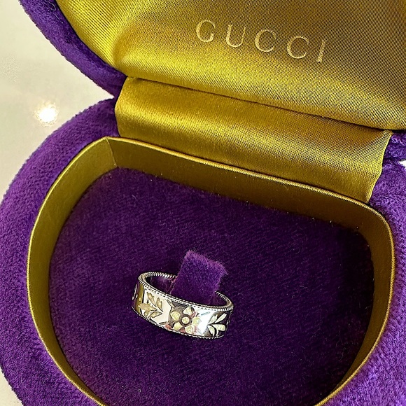 Gucci Icon Blooms Ring 18kt White Gold - Picture 5 of 11
